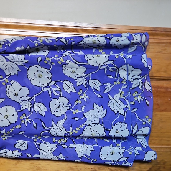 CAbi Vivid Violet Floral Cami Top With Adjustsble Straps - Picture 6 of 9